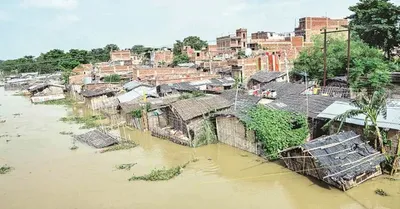 bihar flood news   बिहार में बारिश से नदियां उफान पर  कई इलाकों में मंडरा रहा बाढ़ का खतरा