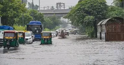 delhi rain  बारिश के कारण हादसों में जान गंवाने वालों को दिल्ली सरकार देगी 10 लाख का मुआवजा