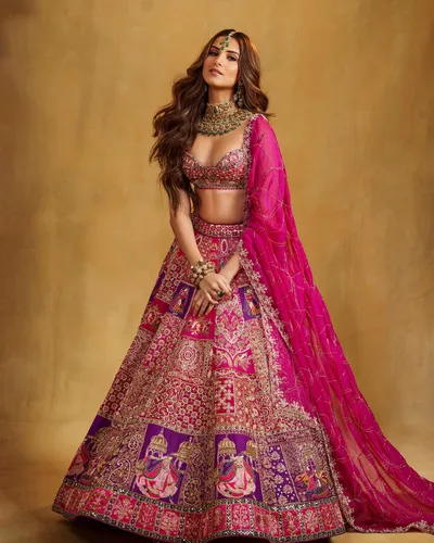 regal outfits looks  रिच एंड रॉयल लुक के लिए इन रीगल आउटफिट्स को करें वॉर्डरोब में शामिल 