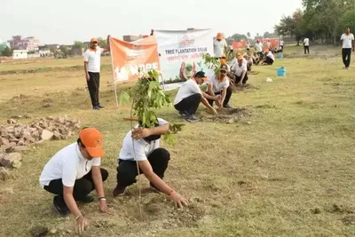 विश्व पर्यावरण दिवस के मौके पर gaya में लोगों ने बड़ी संख्या में पौधारोपण किया