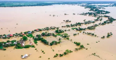 assam flood  भारी बारिश से ब्रह्मपुत्र नदी के बिगड़े हालात  असम के कई जिले बाढ़ से प्रभावित